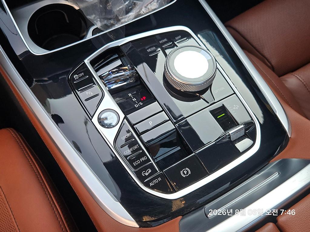 BMW X7 — photo 12