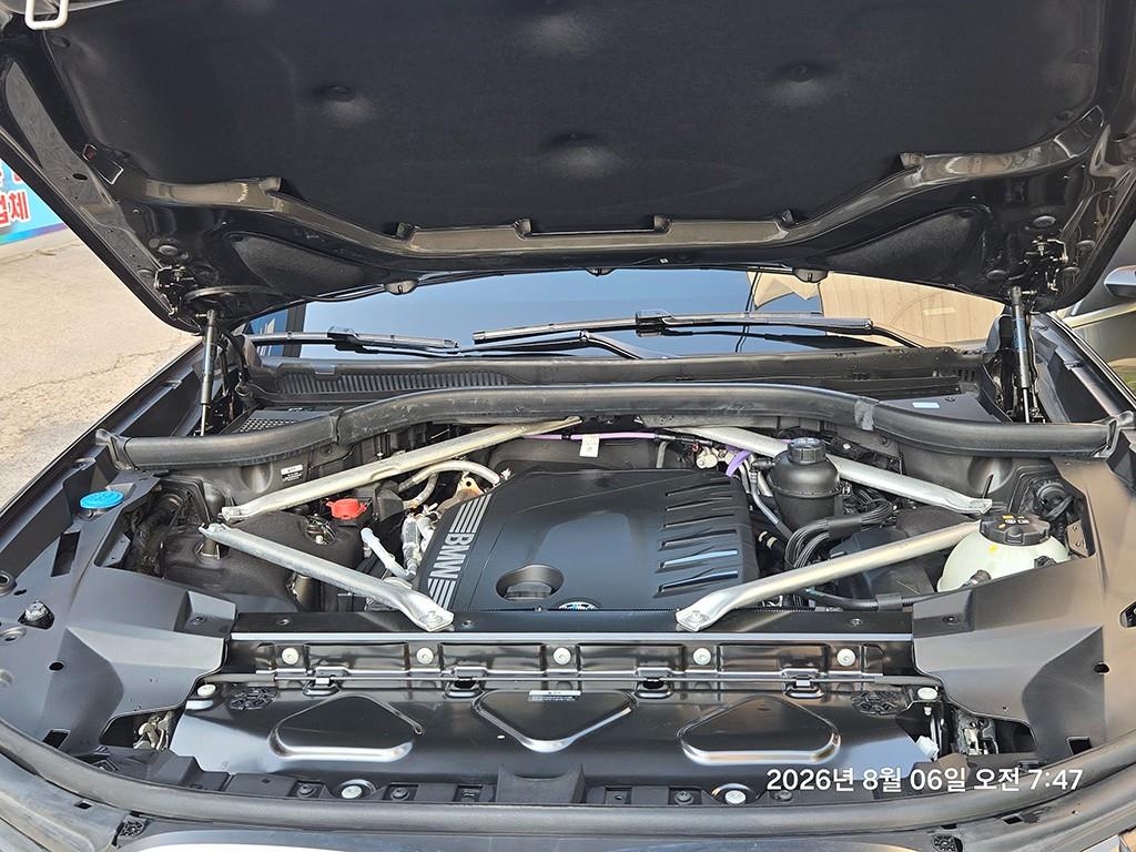 BMW X7 — photo 19
