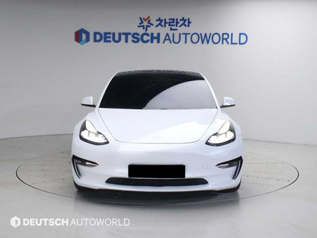 Tesla Model 3 — photo 03
