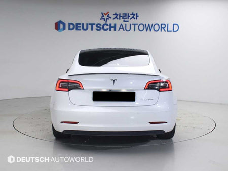 Tesla Model 3 — photo 04