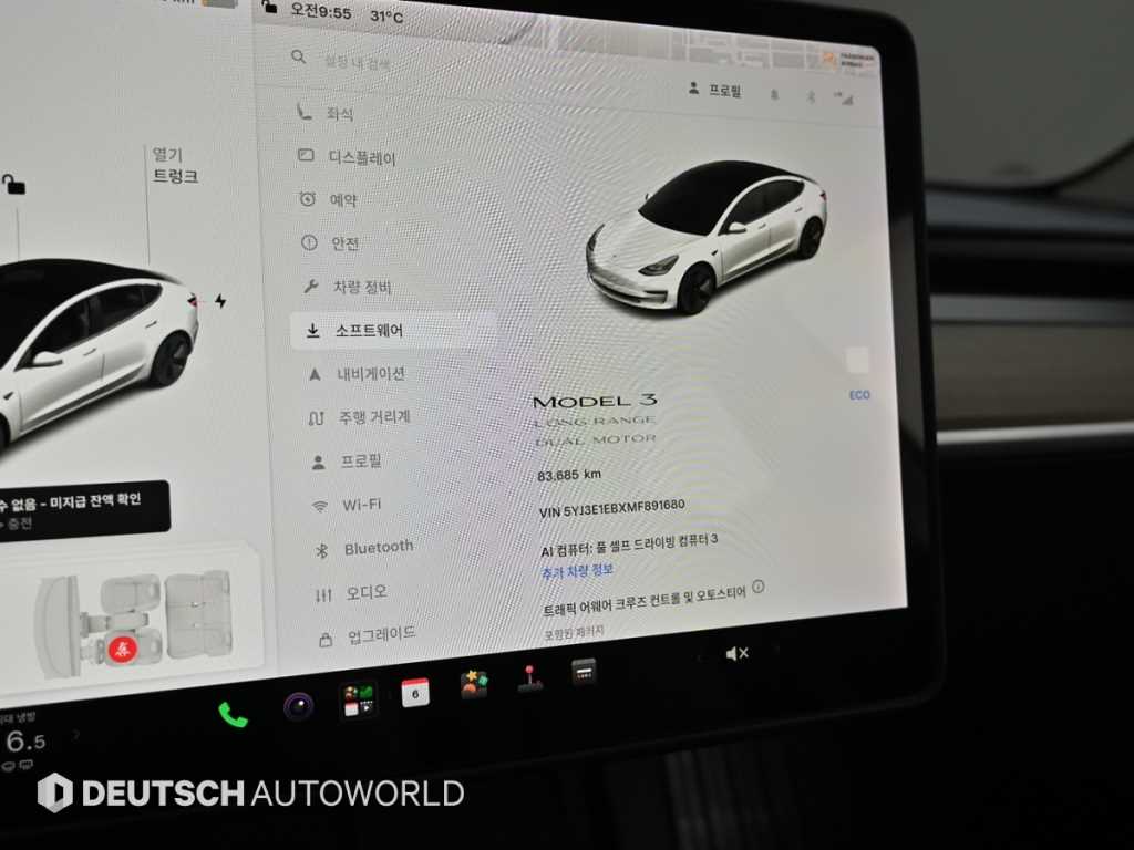 Tesla Model 3 — photo 08