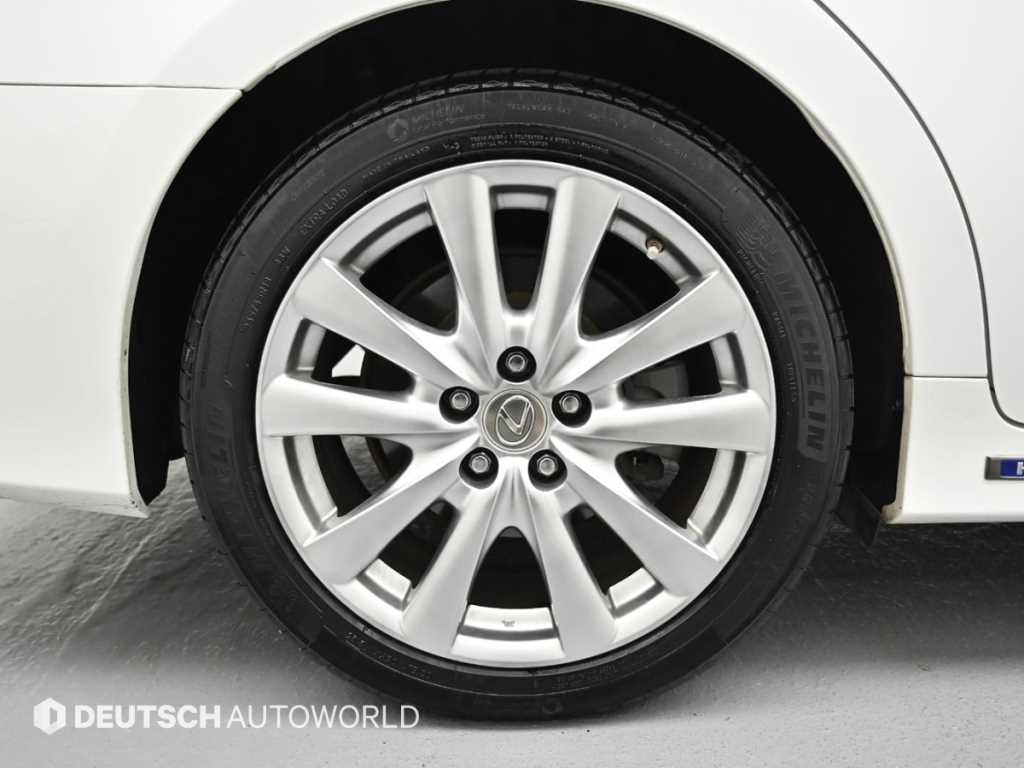 Lexus GS — photo 05
