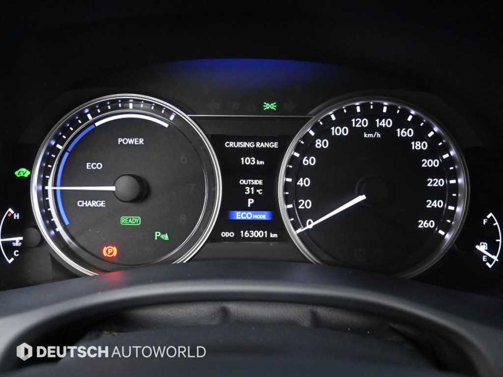 Lexus GS — photo 08
