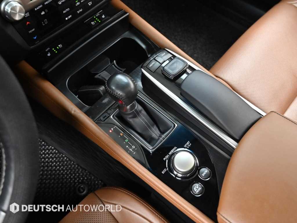 Lexus GS — photo 09