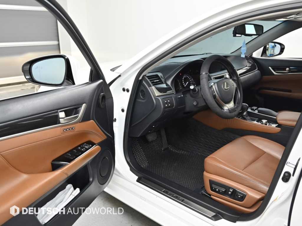 Lexus GS — photo 11