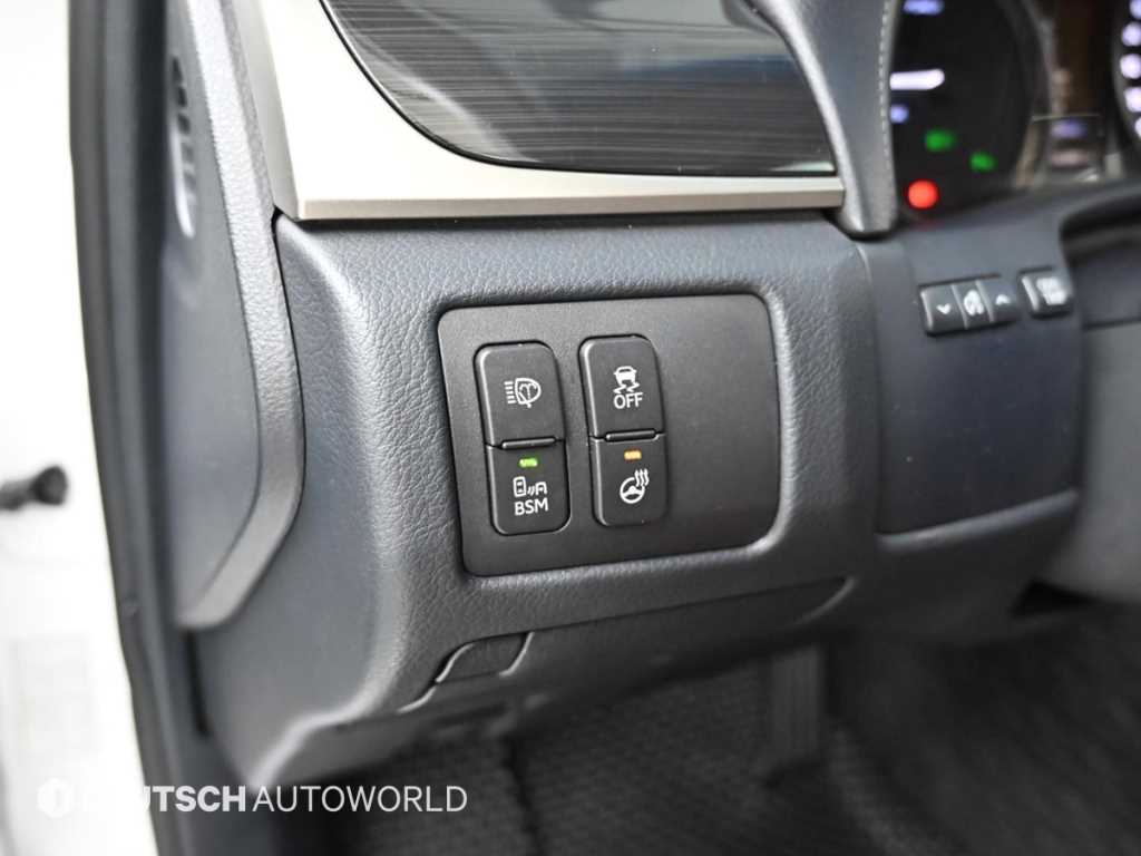 Lexus GS — photo 17