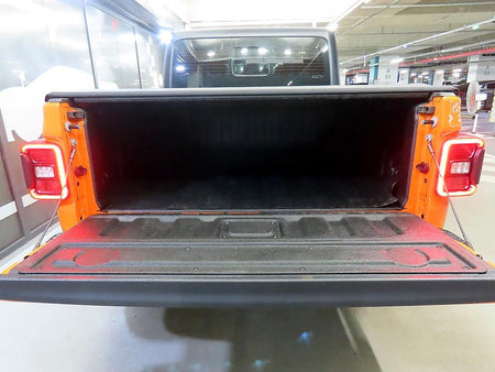 Jeep Gladiator — photo 17