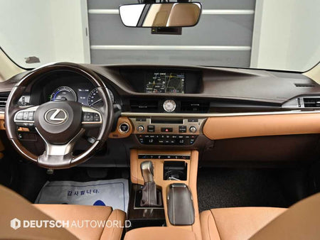 Lexus ES — photo 07