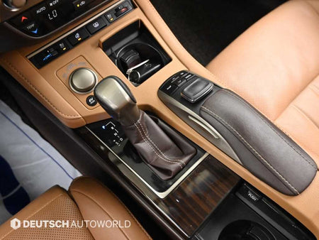 Lexus ES — photo 09