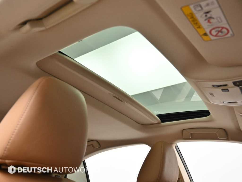 Lexus ES — photo 18