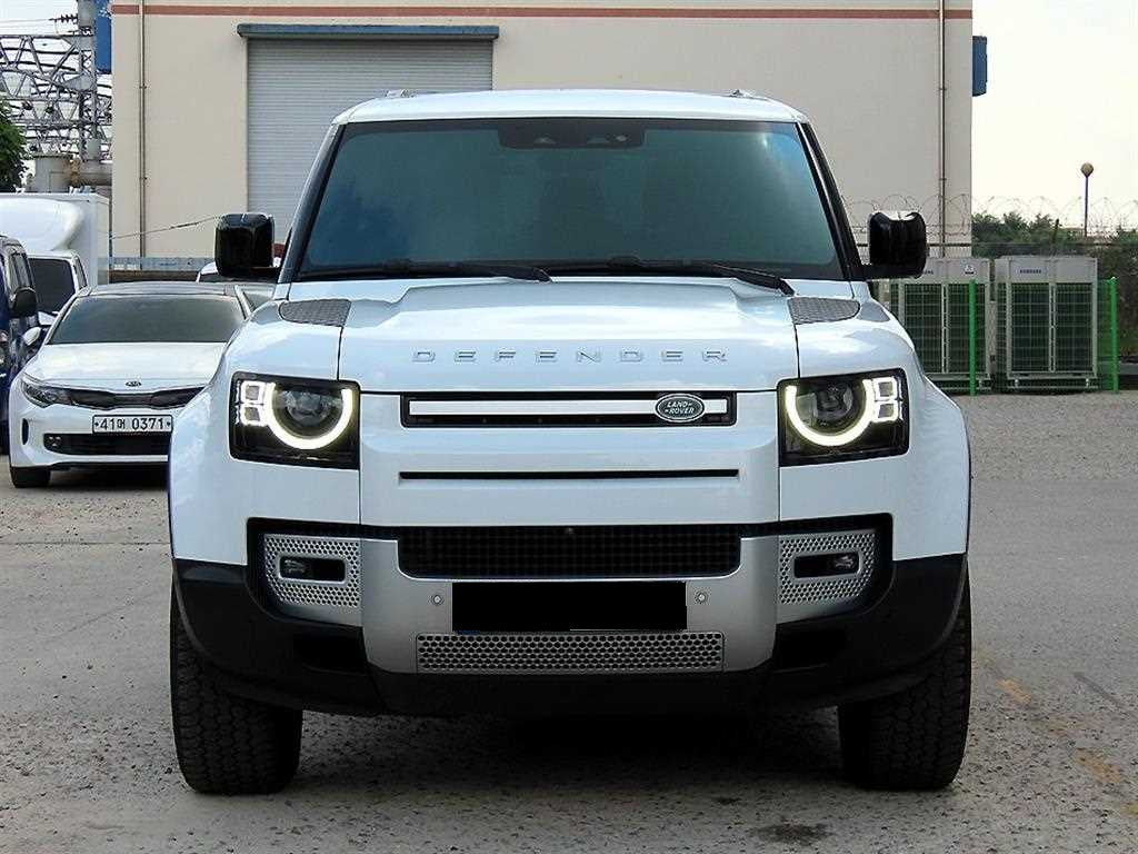 Land Rover Defender — photo 01