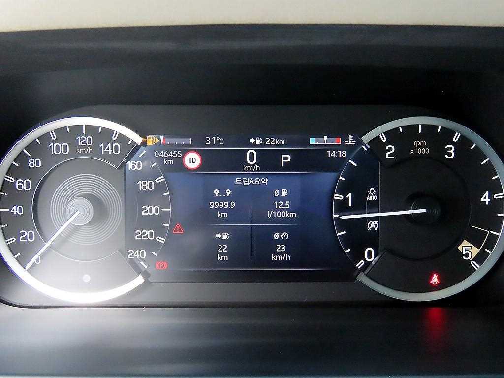Land Rover Defender — photo 10