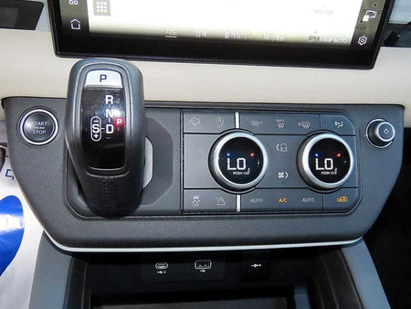Land Rover Defender — photo 11