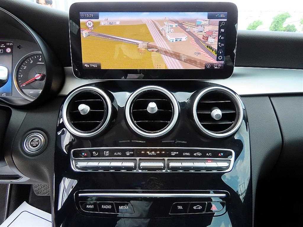 Mercedes-Benz C-Class — photo 13
