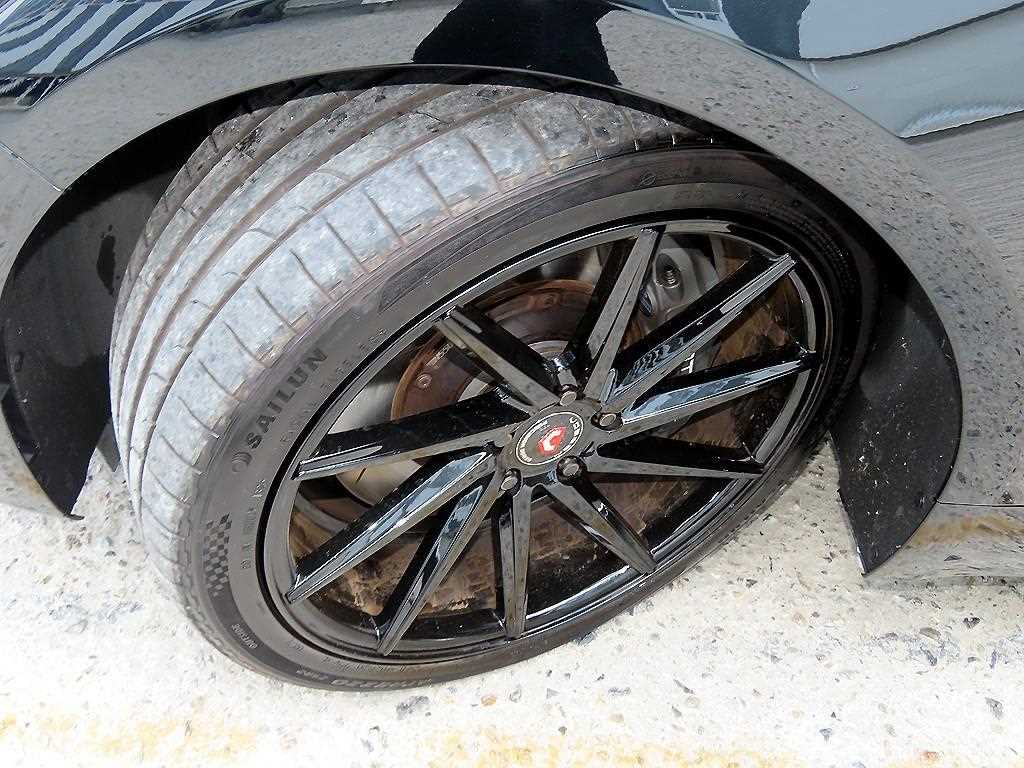 Kia K9 — photo 20