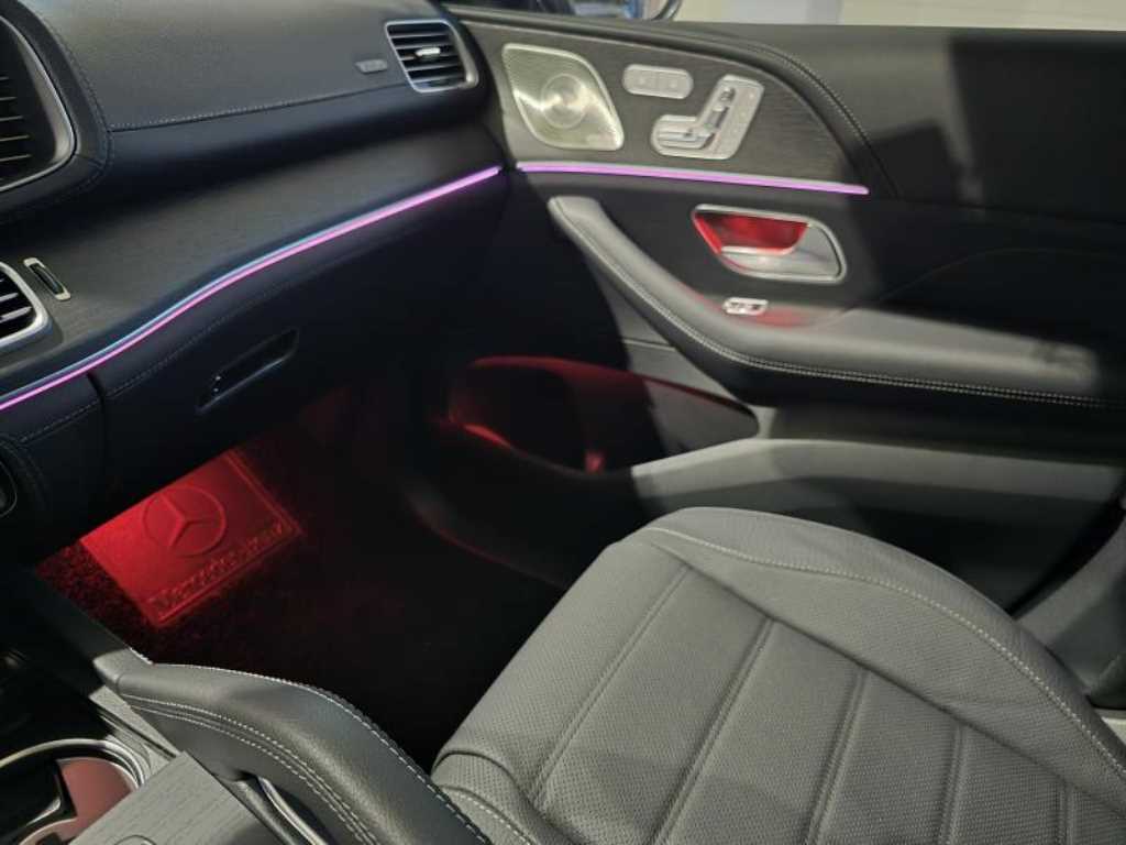 Mercedes-Benz GLE-Class — photo 10