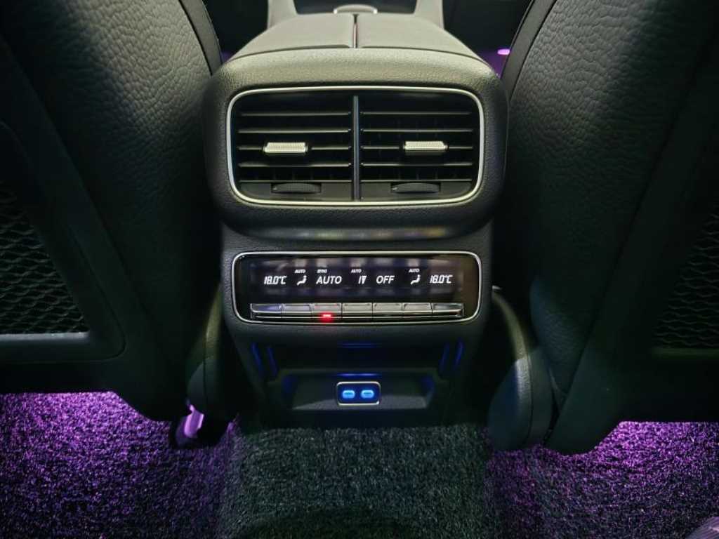 Mercedes-Benz GLE-Class — photo 13