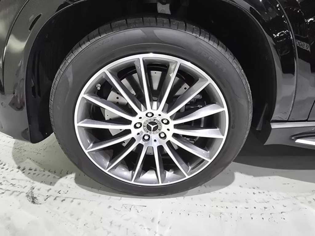 Mercedes-Benz GLE-Class — photo 18