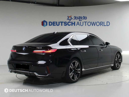 BMW 7-Series — photo 02