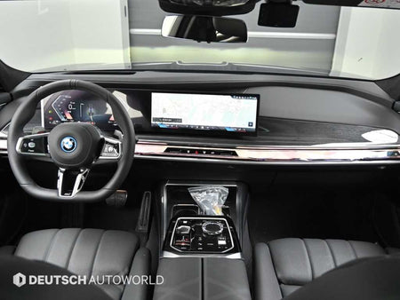 BMW 7-Series — photo 07