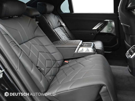 BMW 7-Series — photo 12