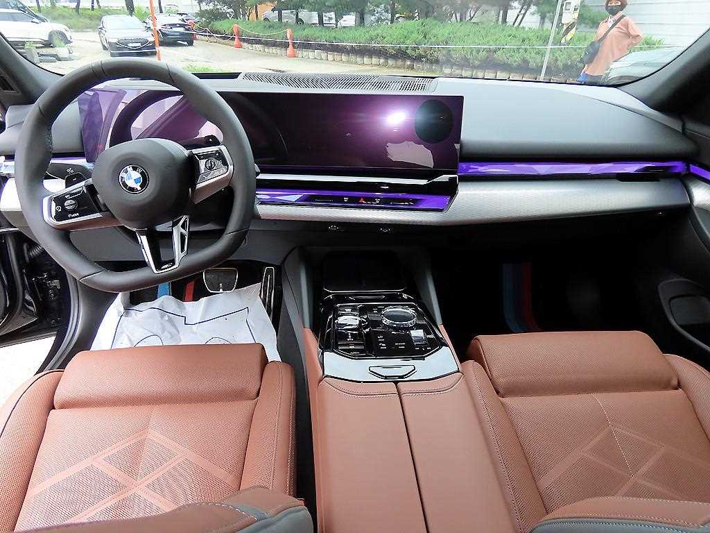BMW 5-Series — photo 07