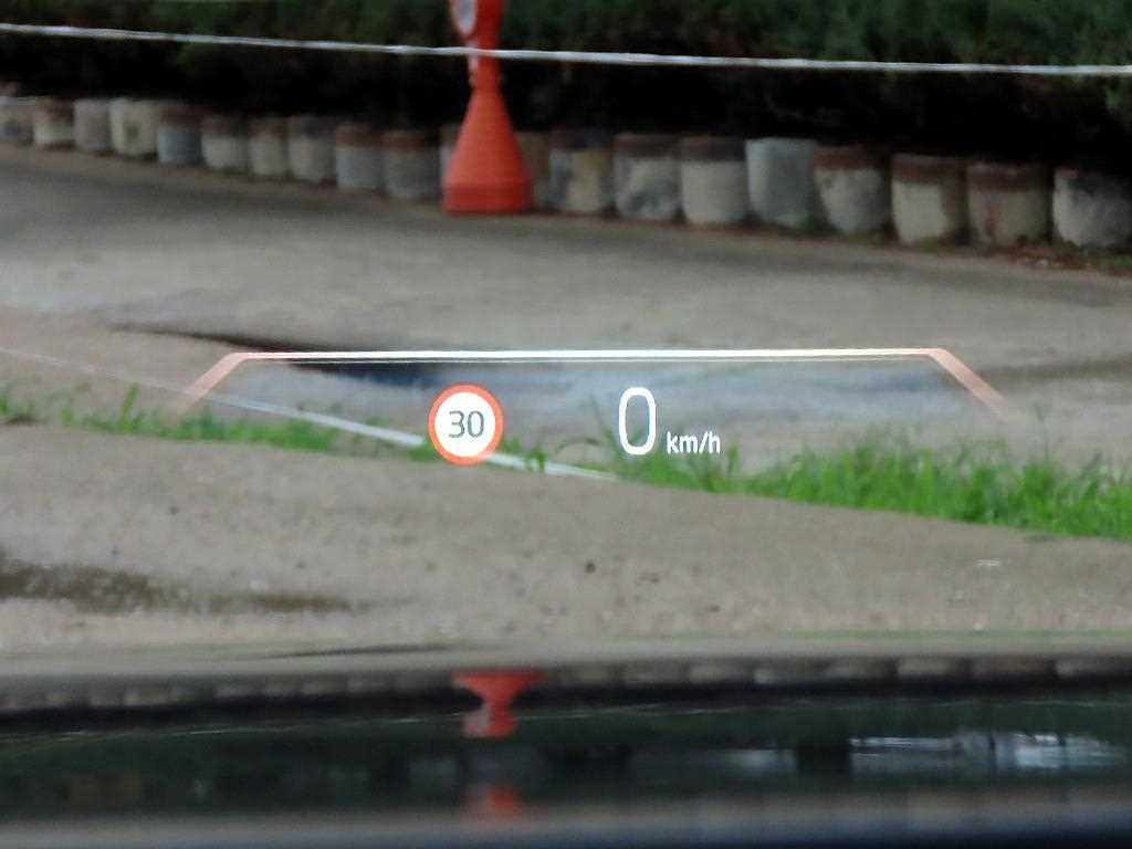 BMW 5-Series — photo 12