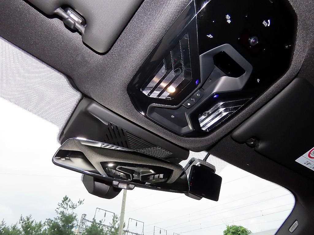 BMW 5-Series — photo 16
