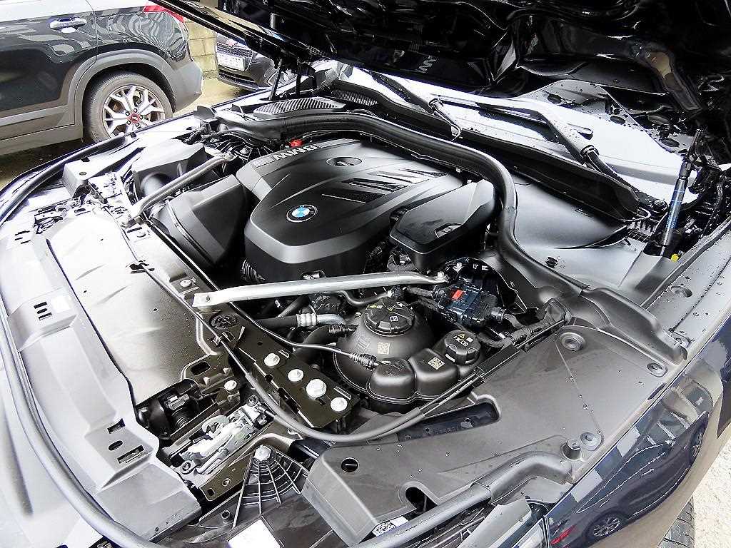 BMW 5-Series — photo 19