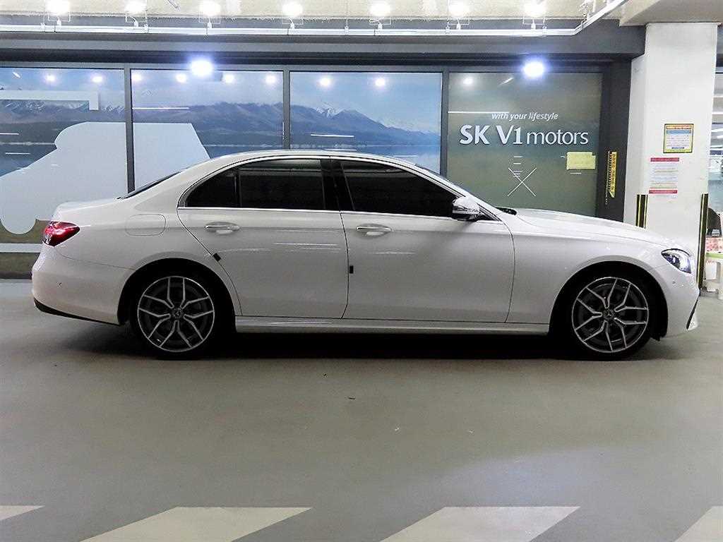 Mercedes-Benz E-Class — photo 03
