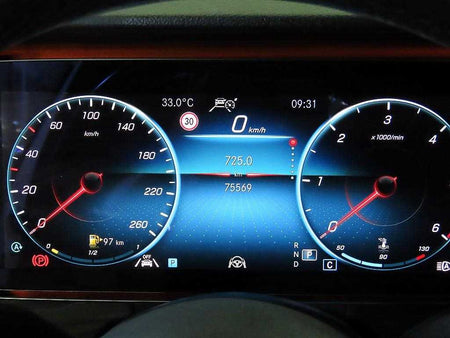 Mercedes-Benz E-Class — photo 09