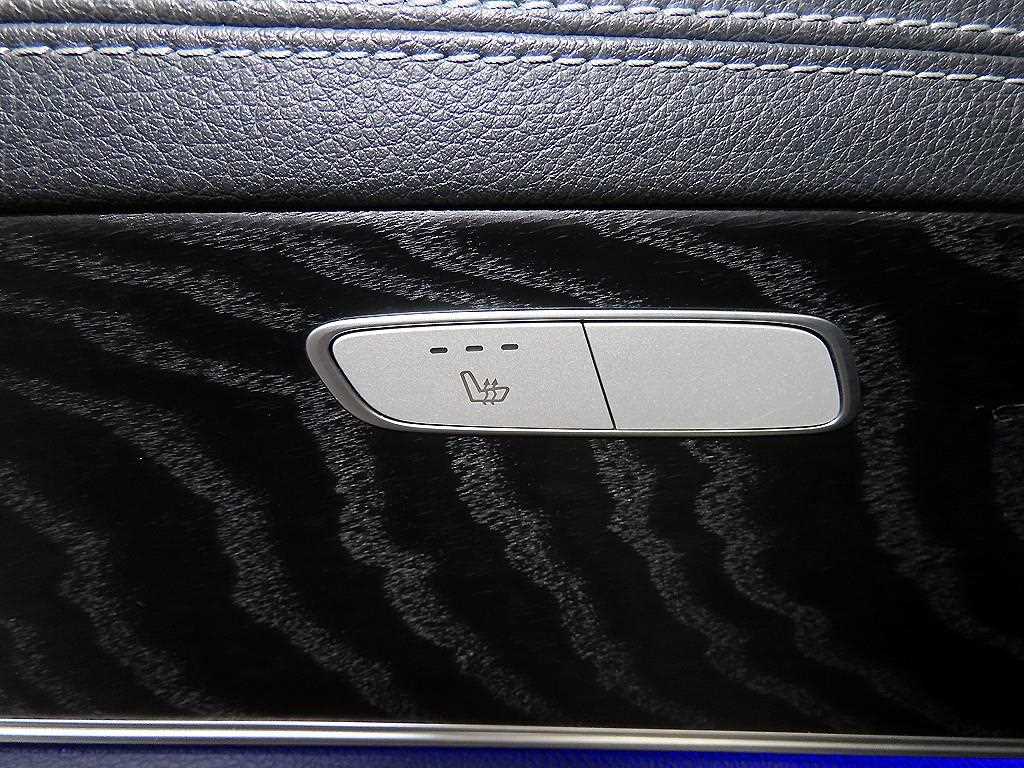 Mercedes-Benz E-Class — photo 15