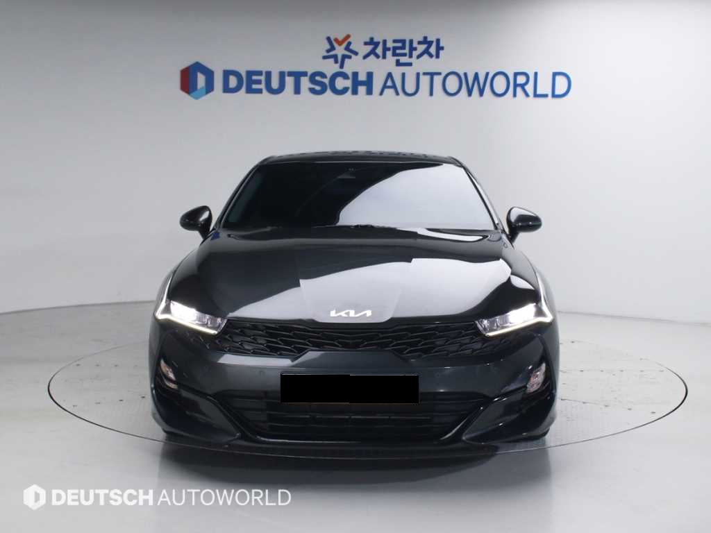 Kia K5 — photo 03