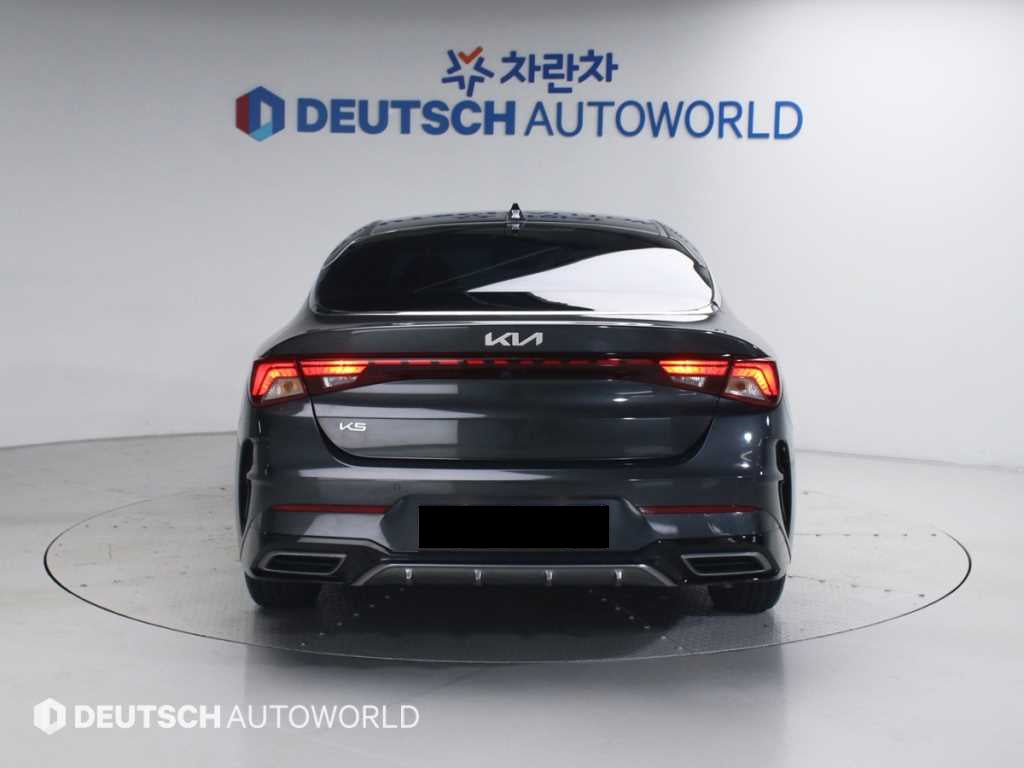 Kia K5 — photo 04