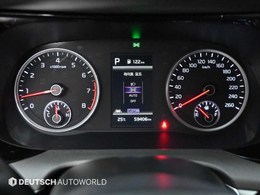 Kia K5 — photo 08