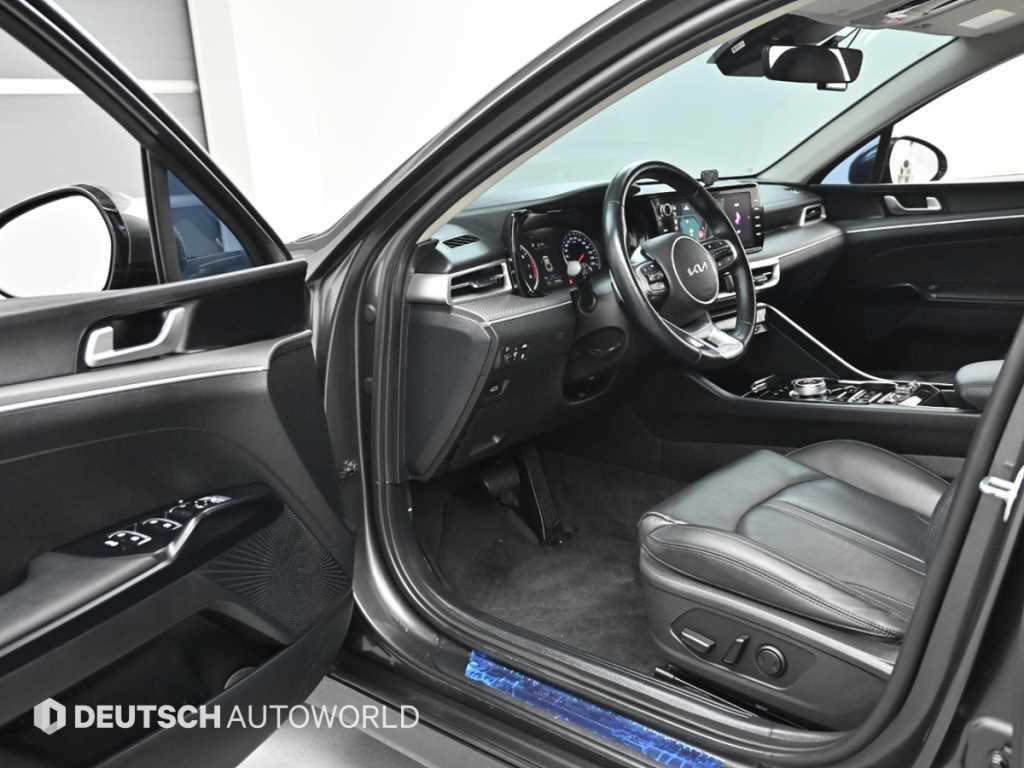Kia K5 — photo 11