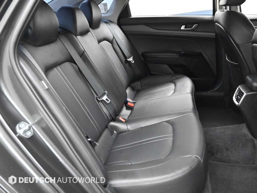 Kia K5 — photo 12
