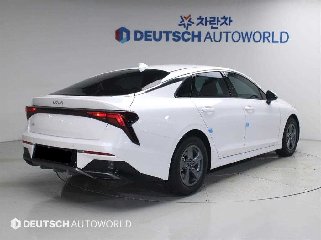Kia K5 — photo 02