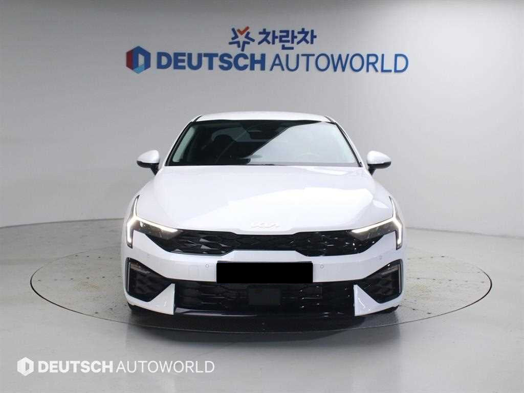 Kia K5 — photo 03