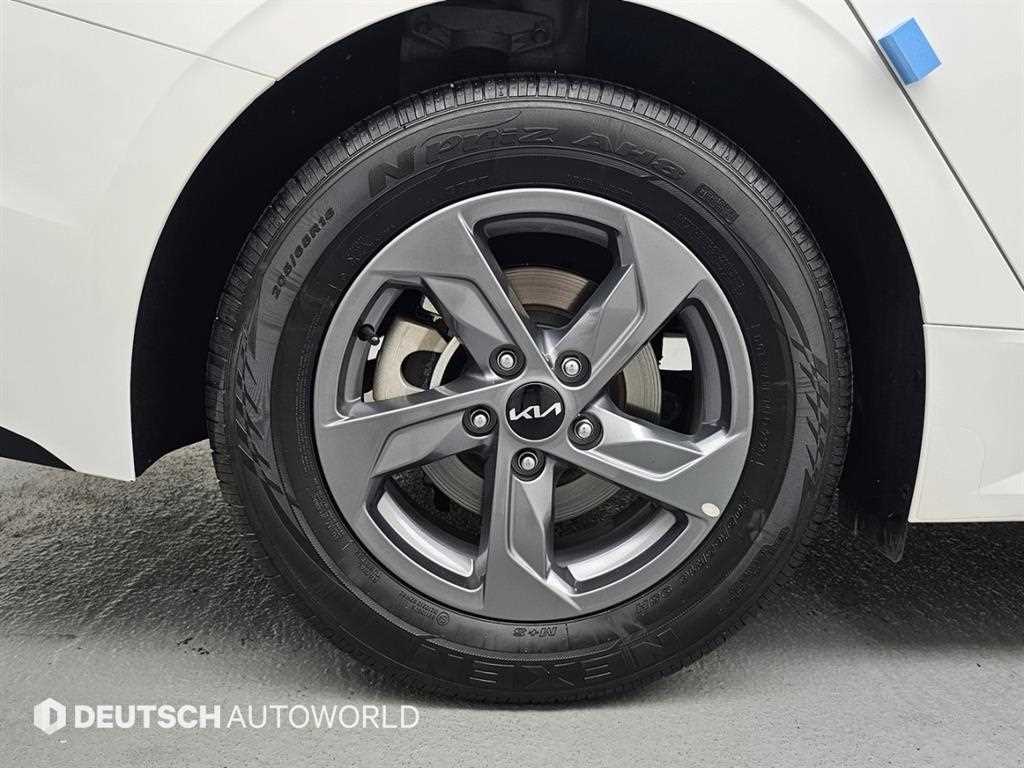 Kia K5 — photo 05