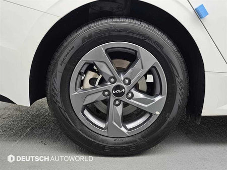 Kia K5 — photo 05