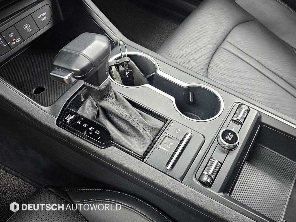Kia K5 — photo 09