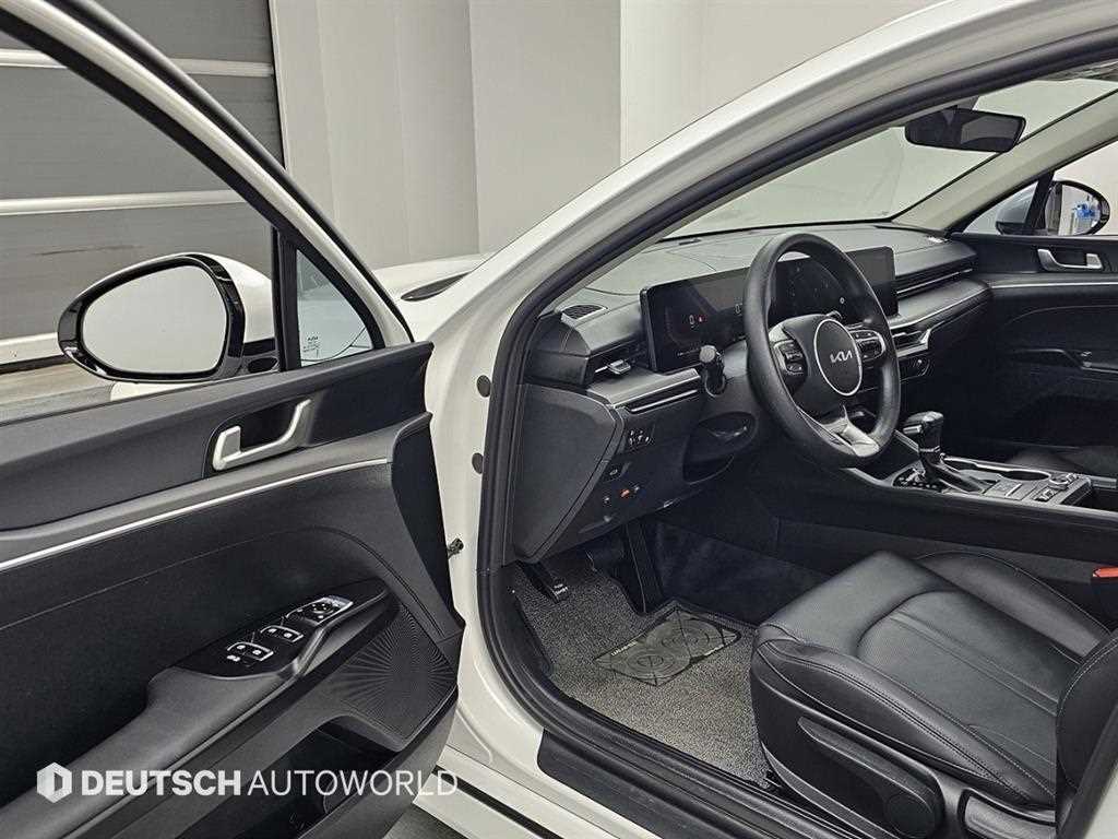Kia K5 — photo 11