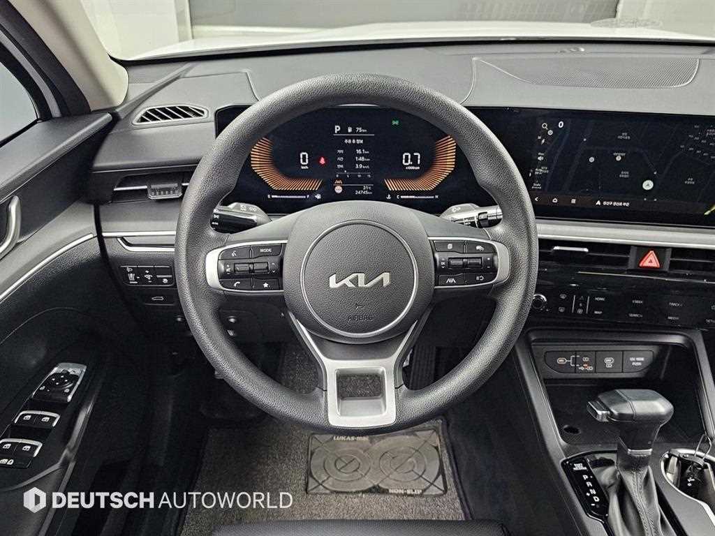 Kia K5 — photo 13