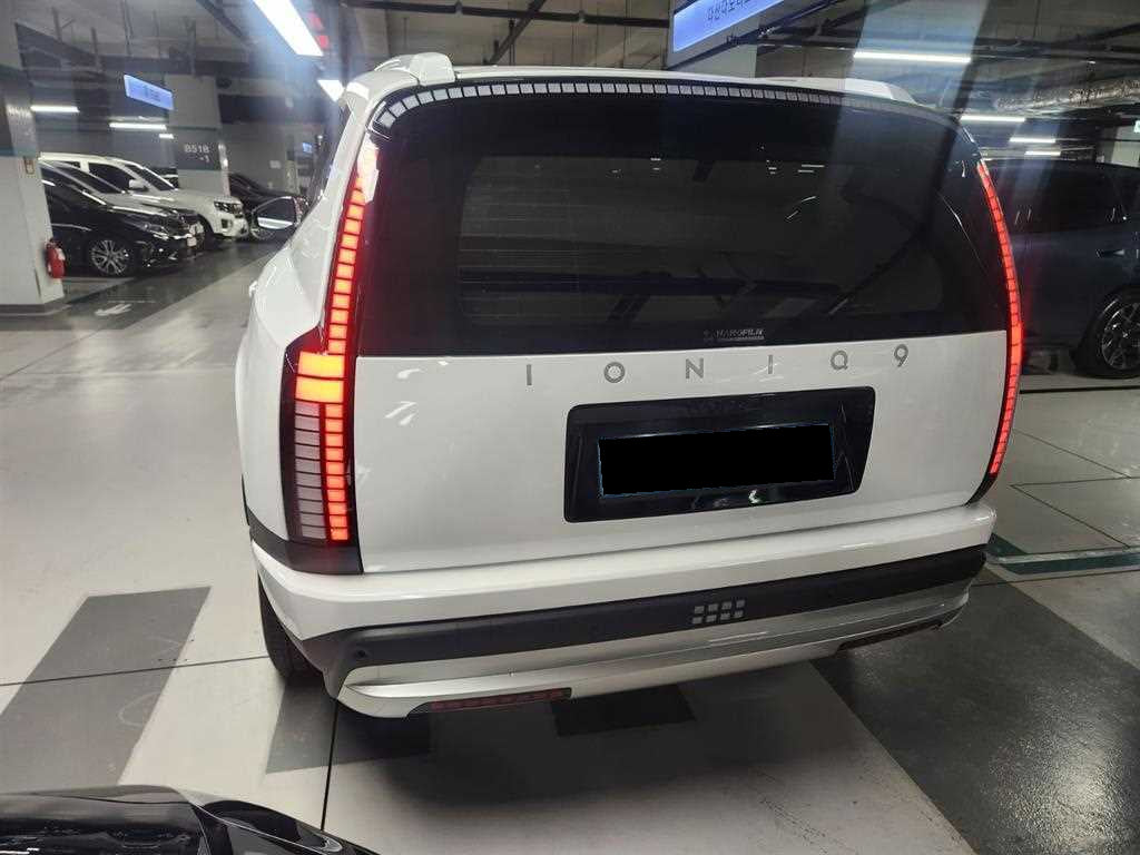 Hyundai Ioniq9 — photo 03