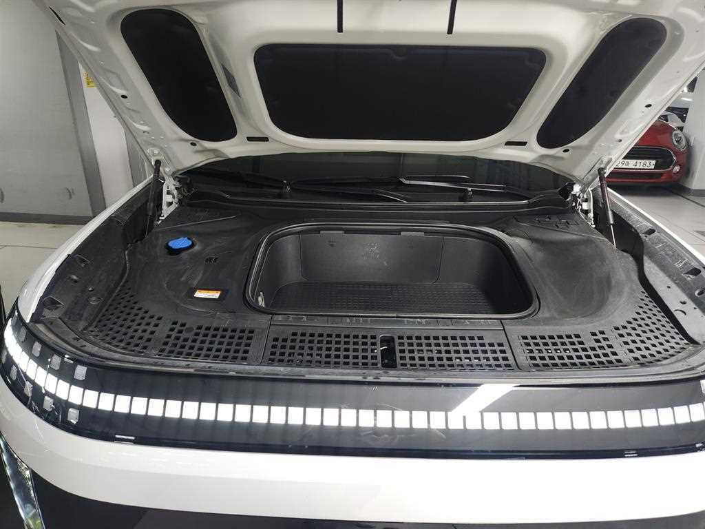 Hyundai Ioniq9 — photo 13