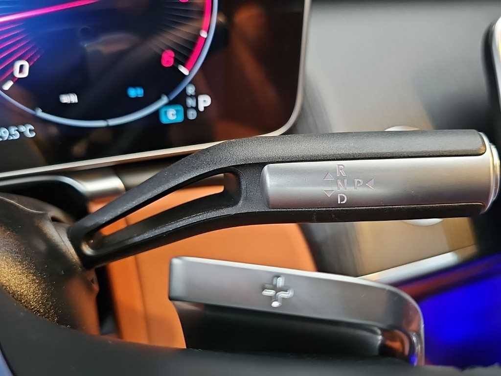 Mercedes-Benz S-Class — photo 08