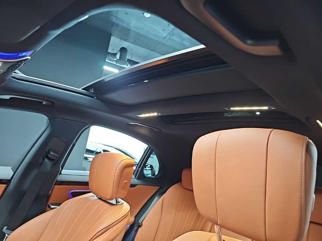 Mercedes-Benz S-Class — photo 15