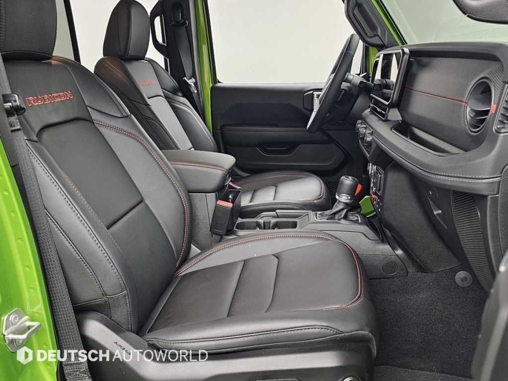 Jeep Wrangler — photo 10