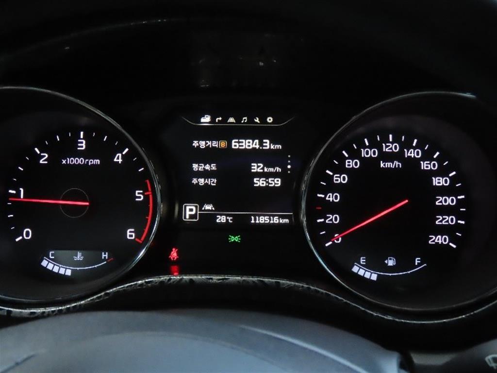 Kia Carnival — photo 05